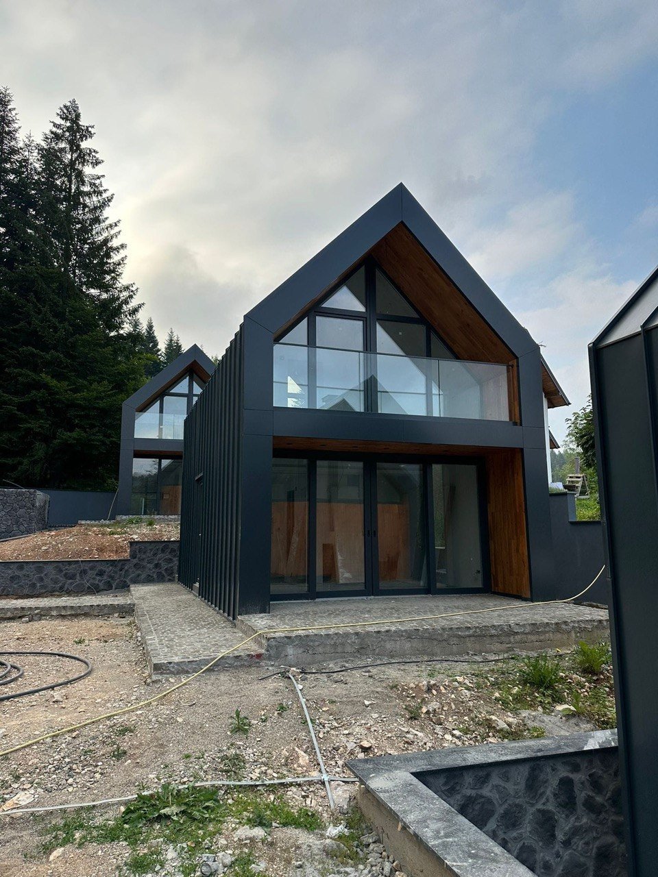Refuge Noir — Alpine residence