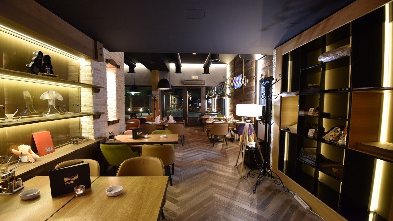 Solea — Restaurant interior